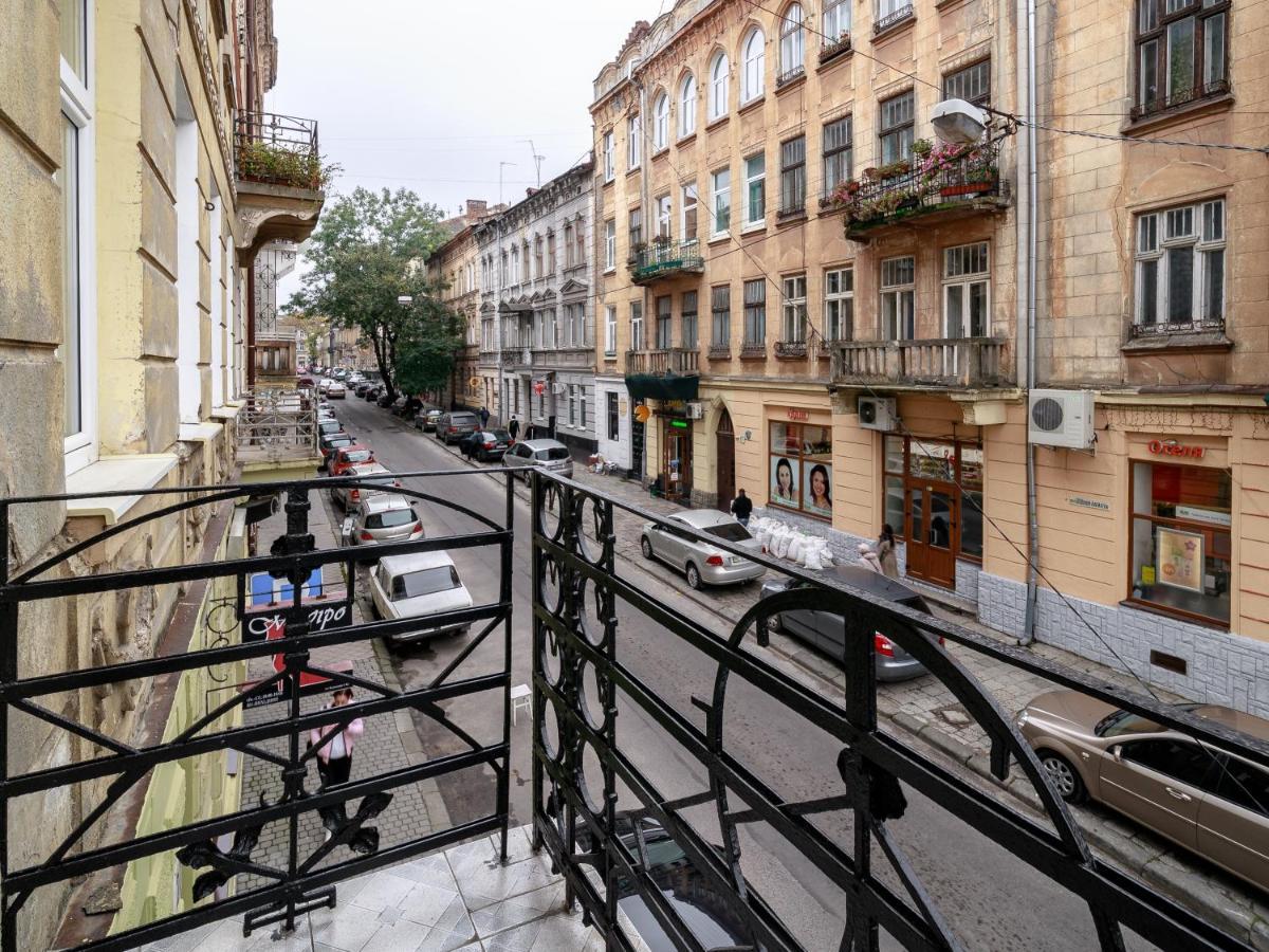Golden Violin ! Apartments Lviv S Dış mekan fotoğraf